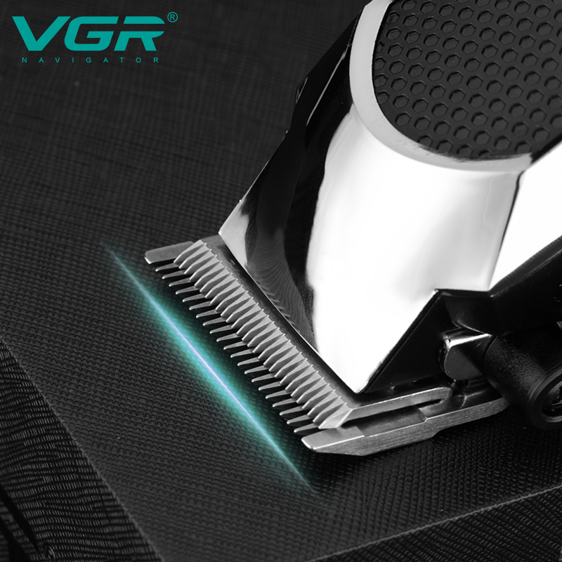 Машинка для стрижки (clipper) VGR V-130, 4 насадки, від 220В